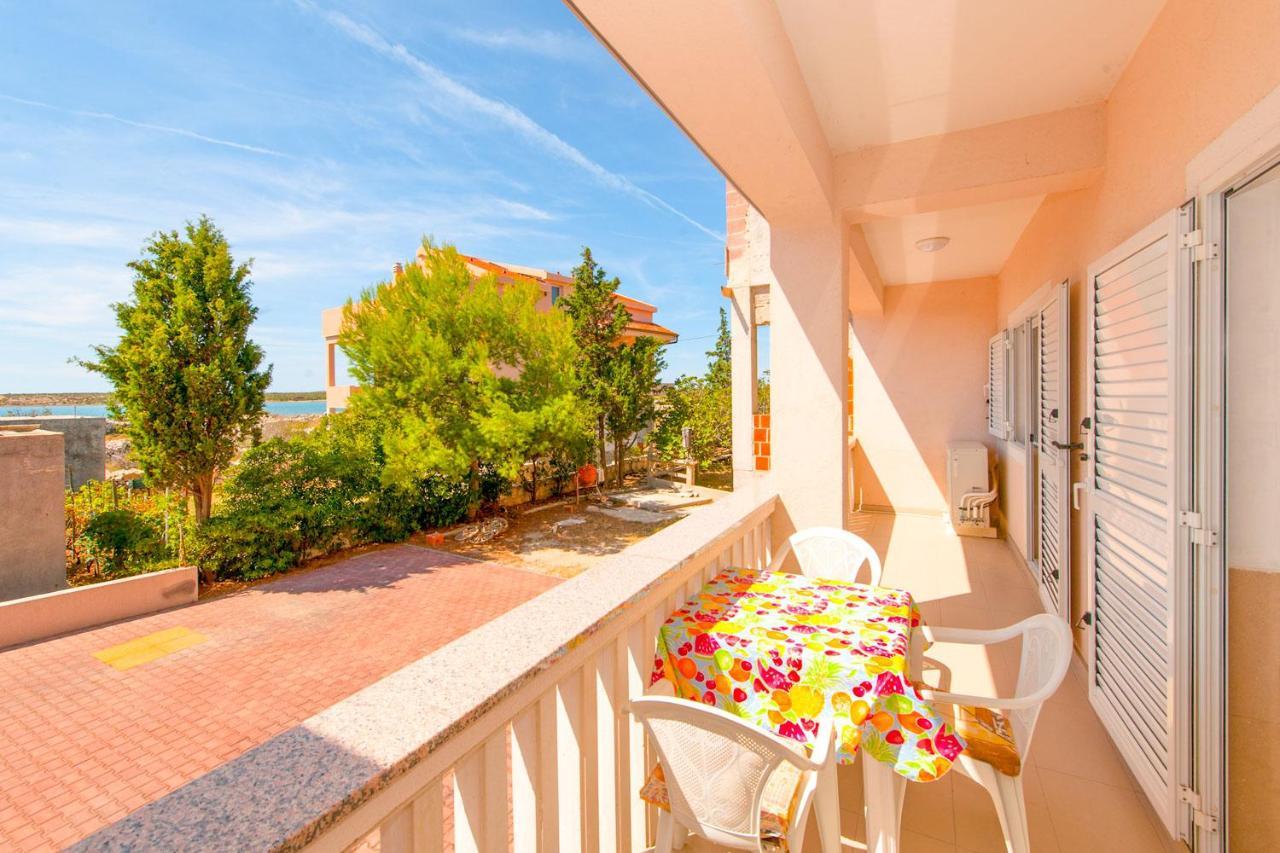 Apartments Facini Košljun Buitenkant foto