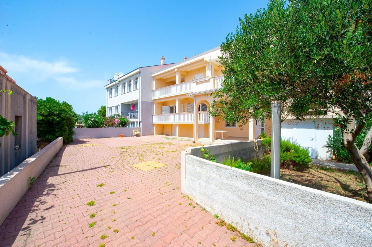 Apartments Facini Košljun Buitenkant foto